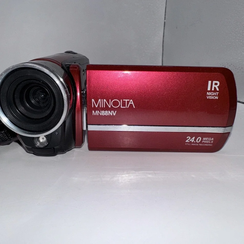UsedMinolta MN88V 24MP/1080p HD IR Night Vision Digital Camcorder w/ 16GB Parts